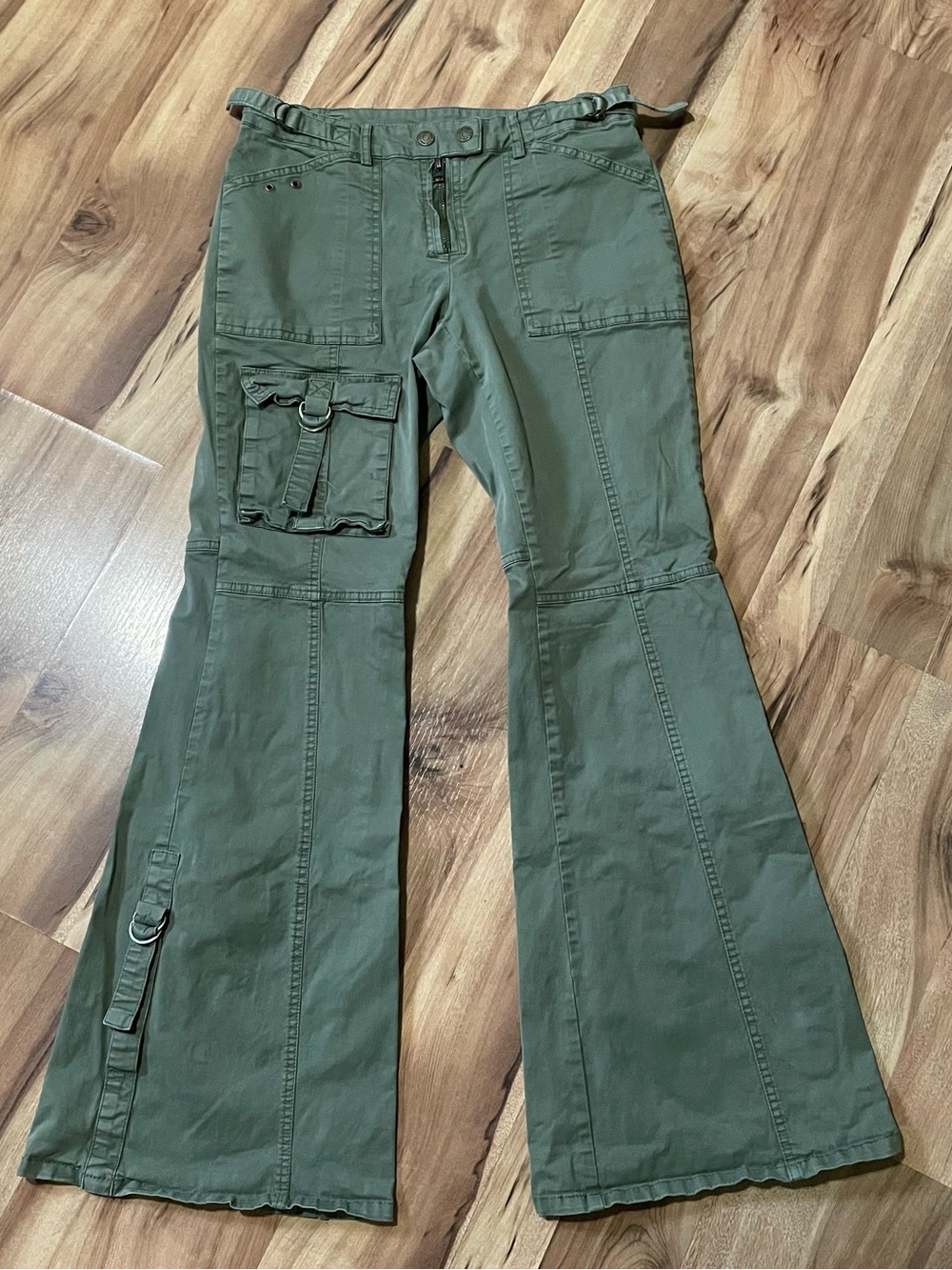 BDG Urban Outfitters Astor Cargo Flare Pants Olive Green Low Rise Y2K Size 4